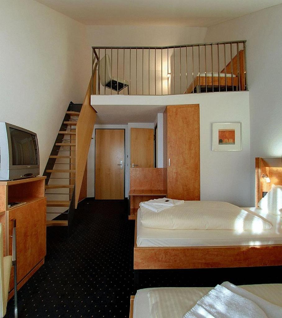 Hotel Gasthof Gross ベルクキルヒェン エクステリア 写真